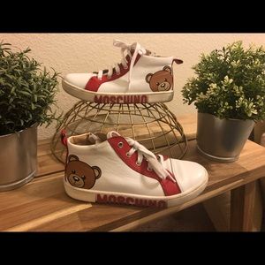 Moschino Hightop Sneakers